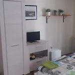 A Restaurace Modra Ruze בית הארחה טאבור