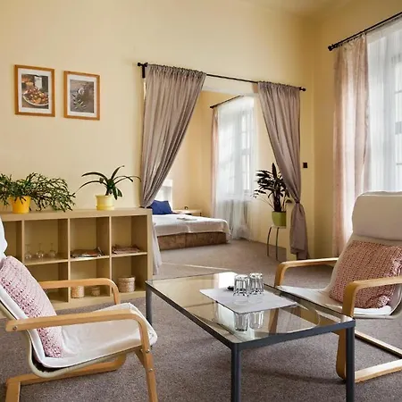 A Restaurace Modra Ruze 3* Tábor