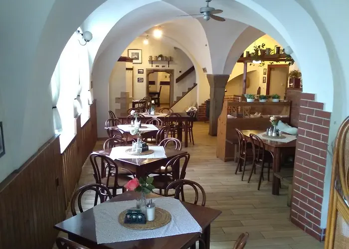 A Restaurace Modra Ruze