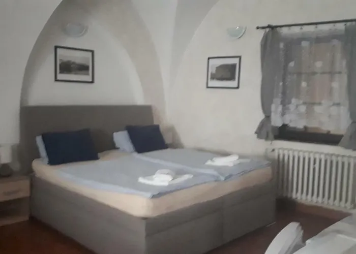 A Restaurace Modra Ruze Maison d'hôtes Tábor