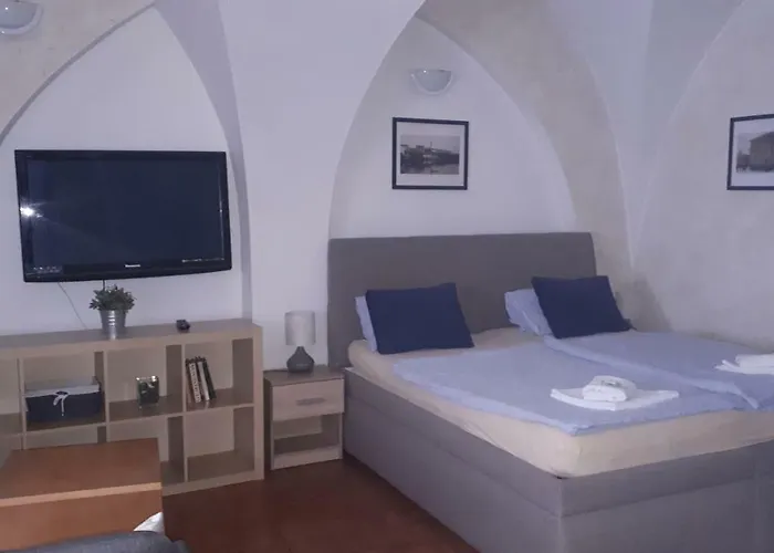 A Restaurace Modra Ruze Maison d'hôtes Tábor